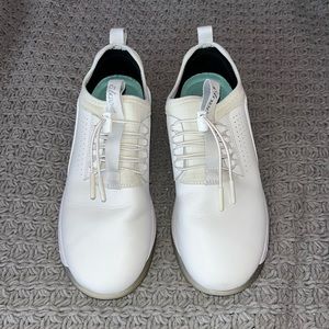 Women's Classic Clove Sneakers -- Brilliant White Size 8.5